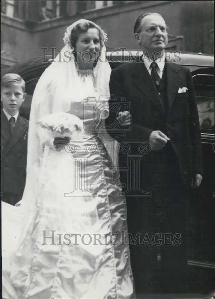 1947 Press Photo Anna Maria de Gasperi with her Father on her Wedding Day - Historic Images