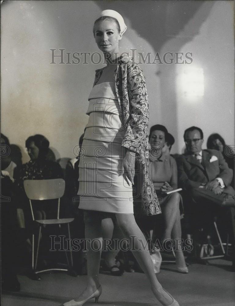 1966 Press Photo Dress from fall and winter collection by Winifried Knoll. - Historic Images