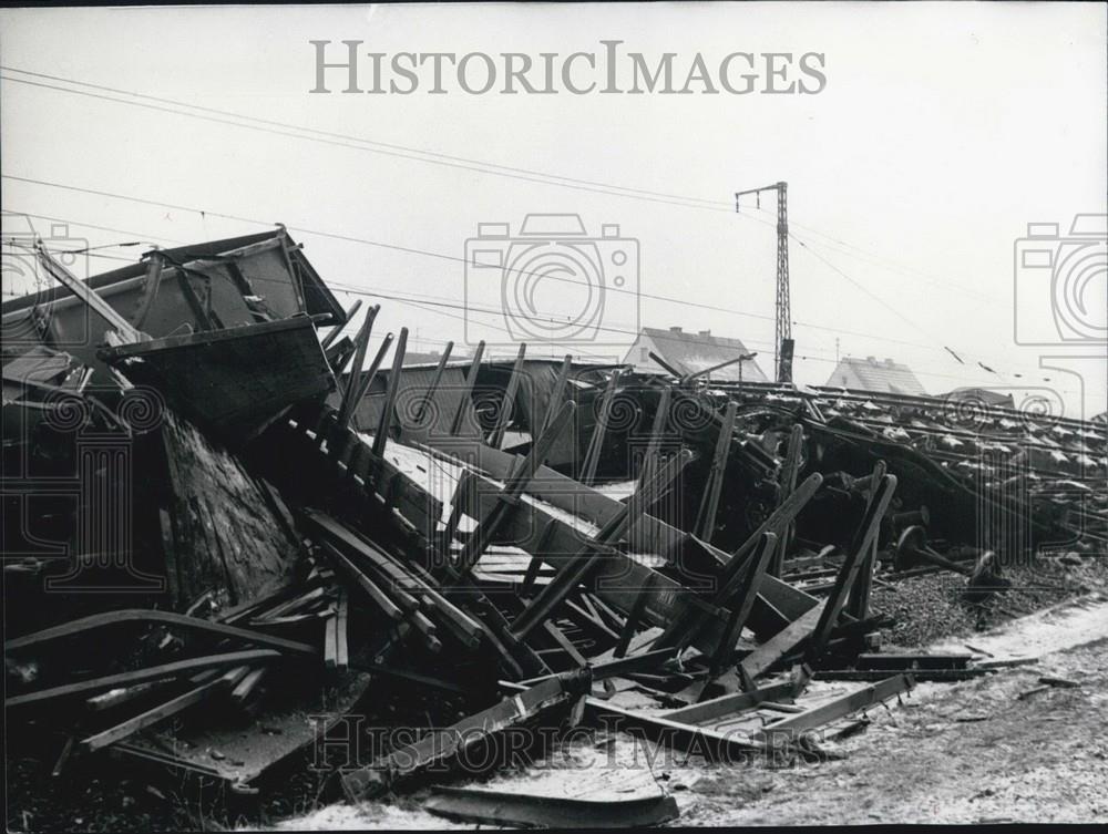 1958 Press Photo Grave goods train accident between Nurnberg and Furth - Historic Images