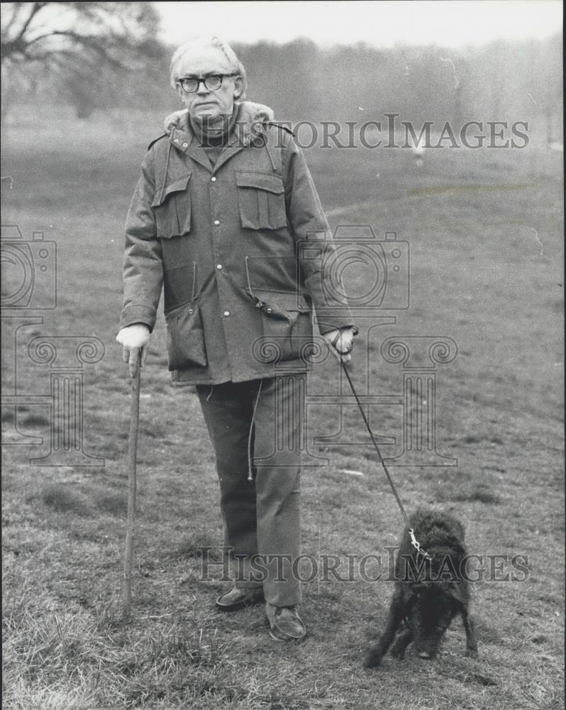 1976 Press Photo Michael Foot &amp; Dog Roxy - Historic Images