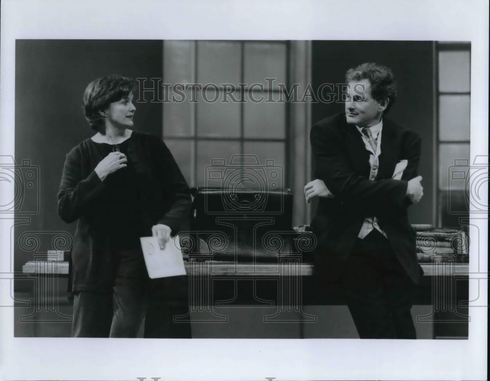 1995 Press Photo Blair Brown and Victor Garber star in Arcadia play - cvp24883 - Historic Images