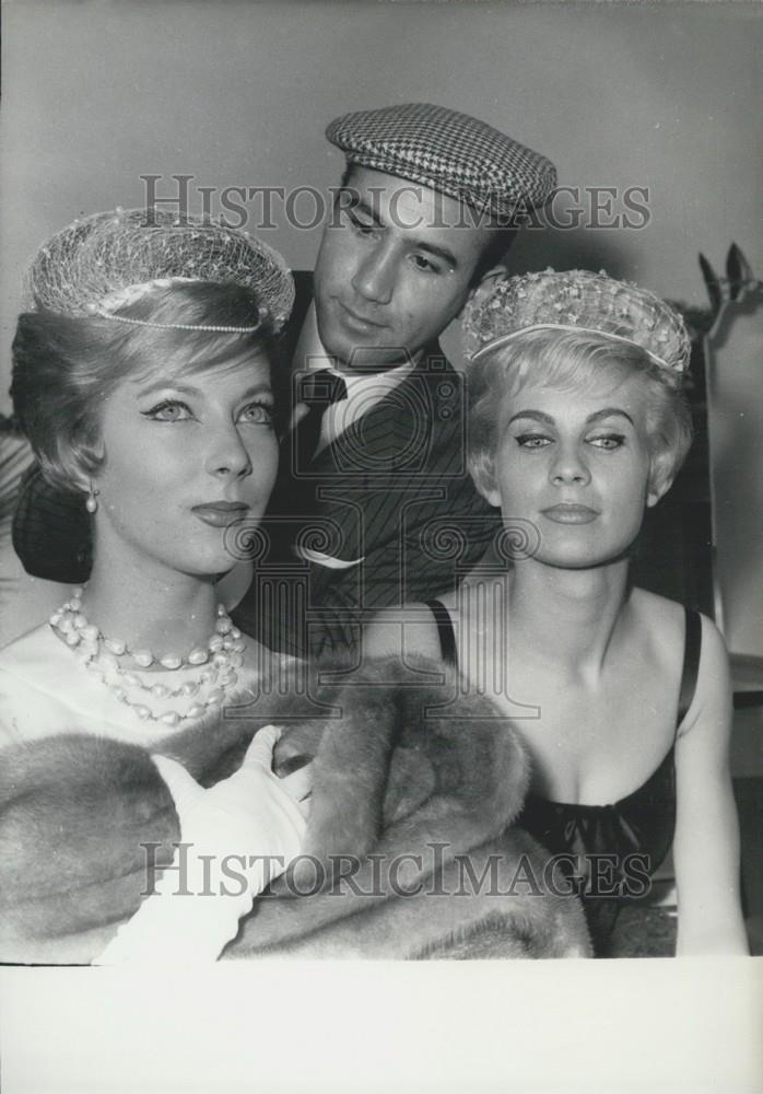 1959 Press Photo, Michel Mastey Models Model &quot;Cap&quot; Line - Historic Images