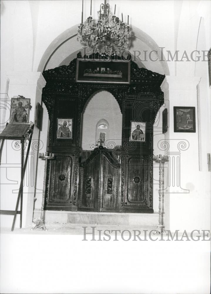 Press Photo Entrance To Church - Historic Images