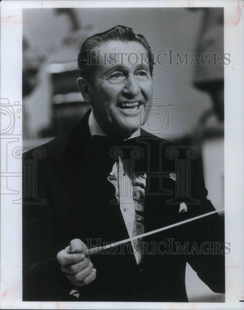 Press Photo Lawrence Welk on the Lawrence Welk Show - cvp20197 - Historic Images