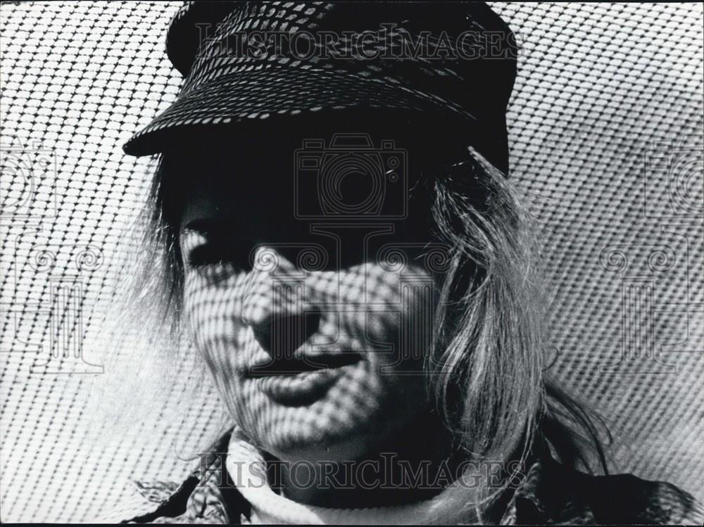 Press Photo Woman - Historic Images