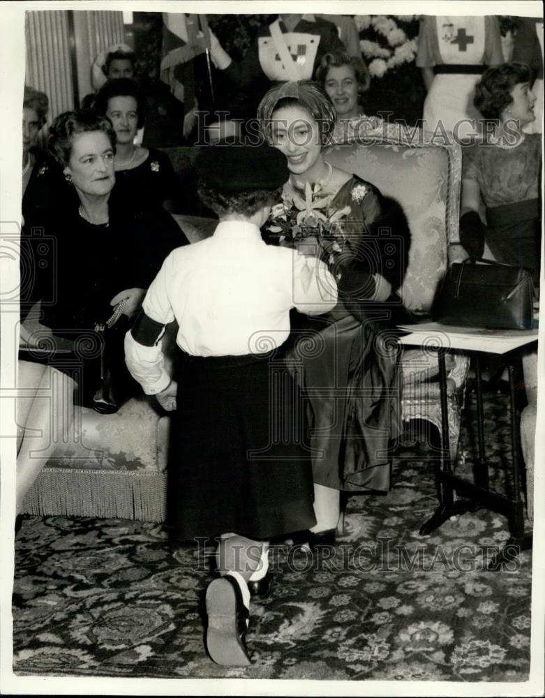 Press Photo 8-year old Hilary Coates &amp;Princess Margaret - Historic Images