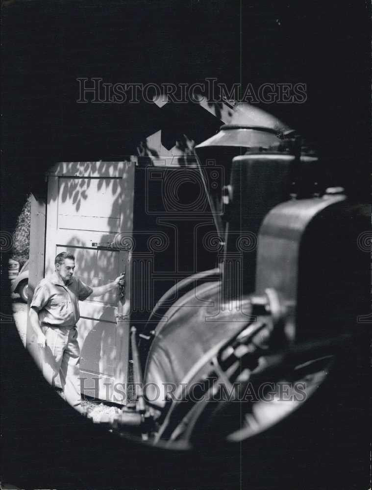 Press Photo A Look Through a Hatch of a Locomotive. - Historic Images