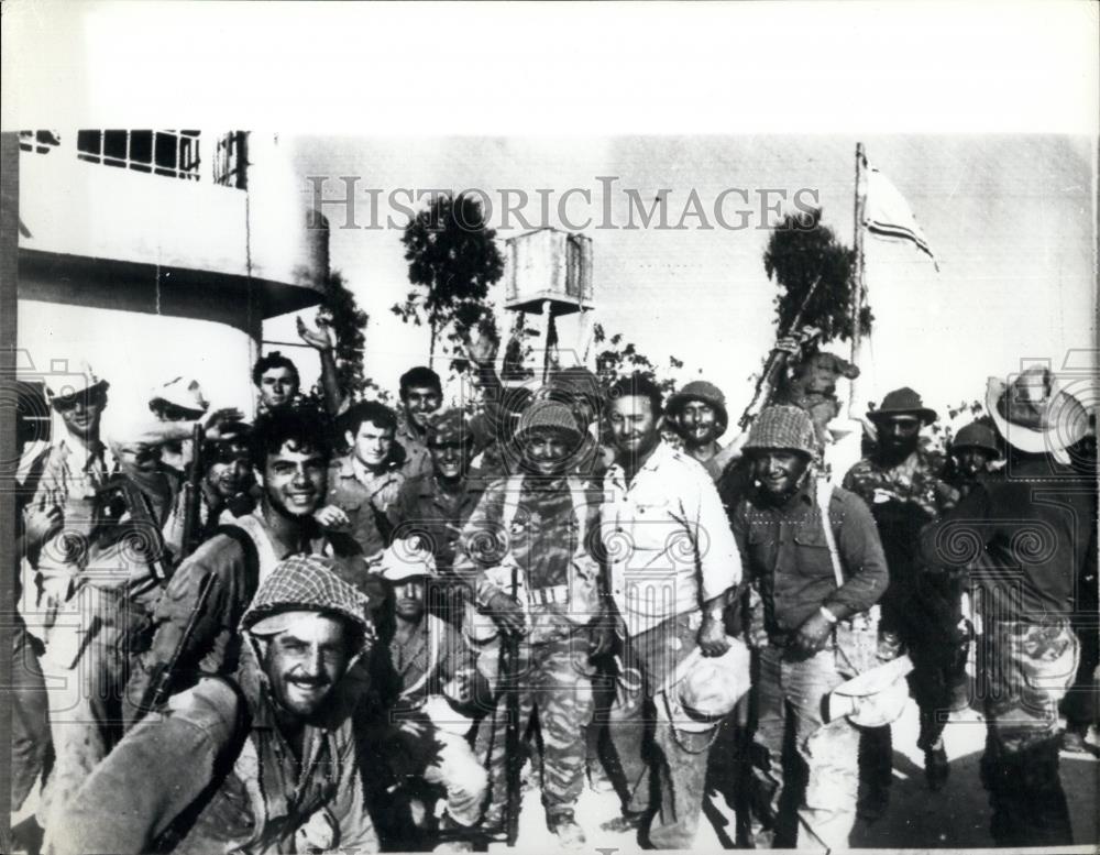 1967 Press Photo Closing In From All Sides Israeli Forces Make Capture - Historic Images