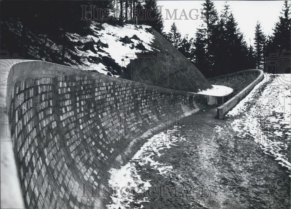 Press Photo Bob-Sled Run - Historic Images