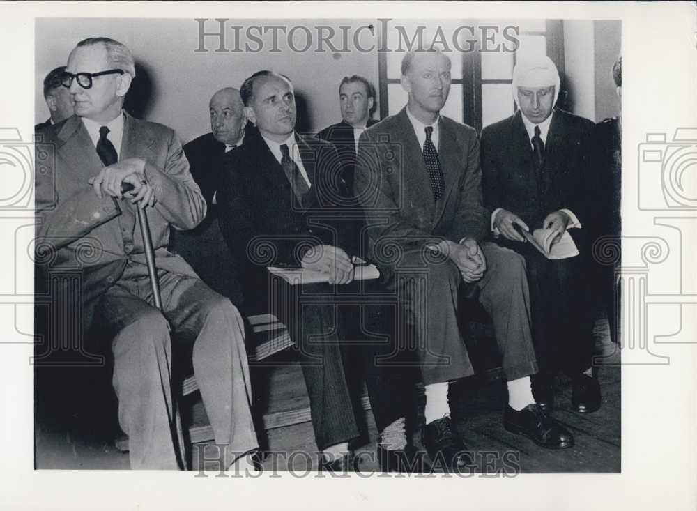 1950 Press Photo French Military Trial. Rosenberg Employees. Stealing French Art - Historic Images