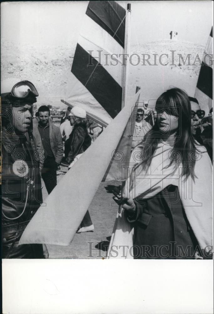 Press Photo Flags - Historic Images