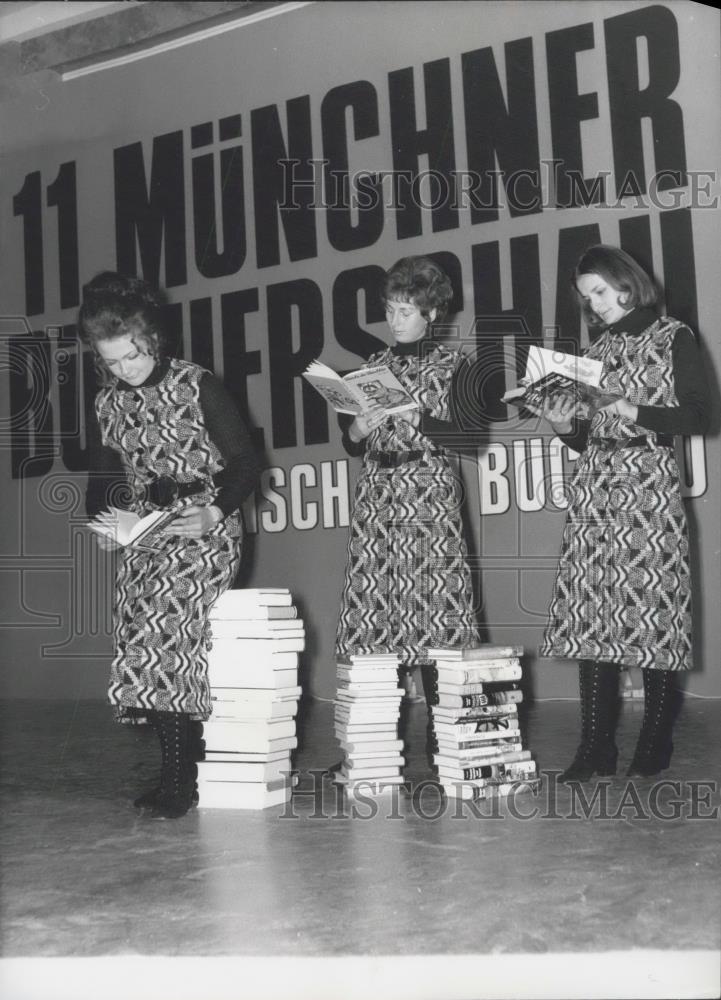 1970 Press Photo 11th book exhibition in the &quot;House of Arts&quot;, Munich - Historic Images