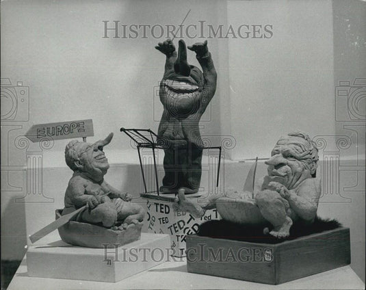 1972 Press Photo An exhibition of the work of Gordon Govier - Historic Images