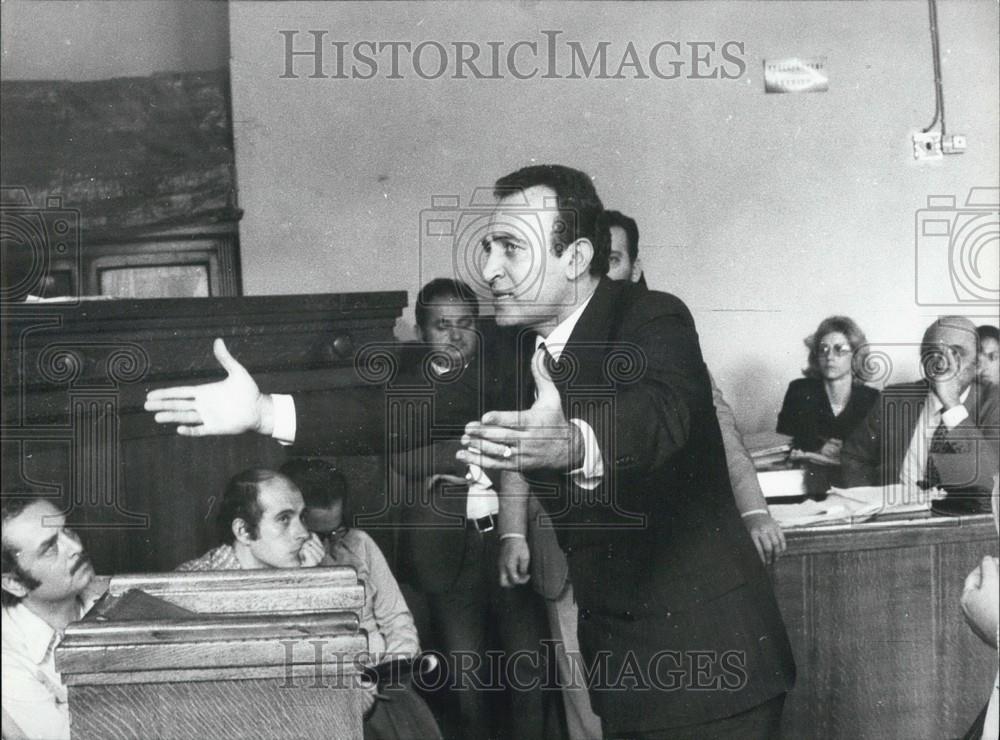 Press Photo Greek Man, Courtroom - Historic Images