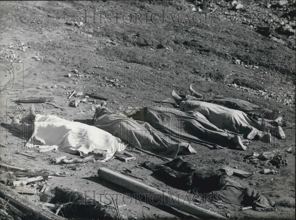 1963 Press Photo Dead from burst Vaiont dam in Italy - Historic Images