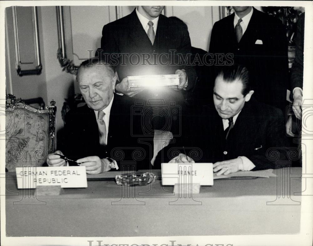1954 Press Photo Agreement Reached At Nine Power Conference - Historic Images