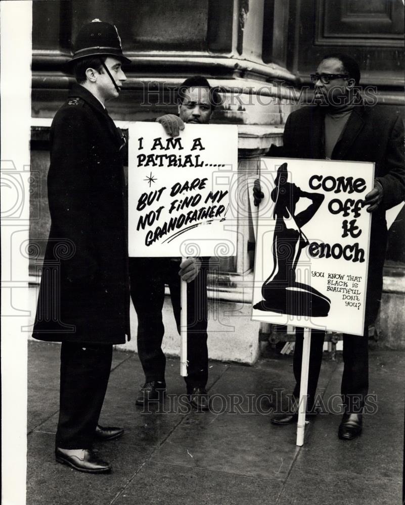 1971 Press Photo West Indian Protest Vigil Against Immigration Bill - Historic Images