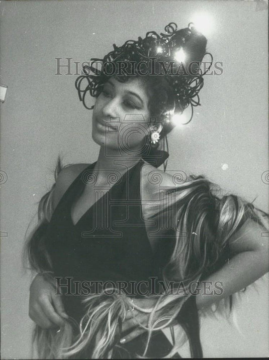 1973 Press Photo, Aita Sy Models Jean-Luc & Eddy Light Bulb Hairstyle - Historic Images