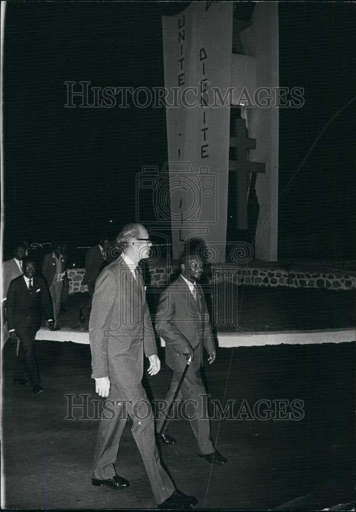 1975 Press Photo French President Giscard D&#39;Estaing &amp; Pres. Bokassa of Bengal - Historic Images