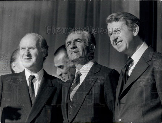 1974 Press Photo Shah with British ministers Peter Walker &Anthony Barber - Historic Images