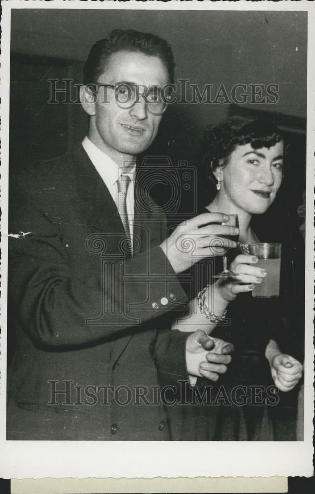 Press Photo Political Refugee Osman Peroli and Wife - Historic Images