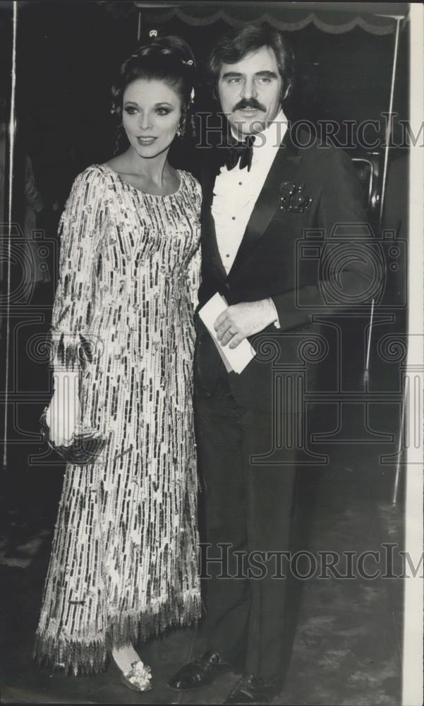 1967 Press Photo Actor Anthony Newley with his wife Joan Collins - Historic Images