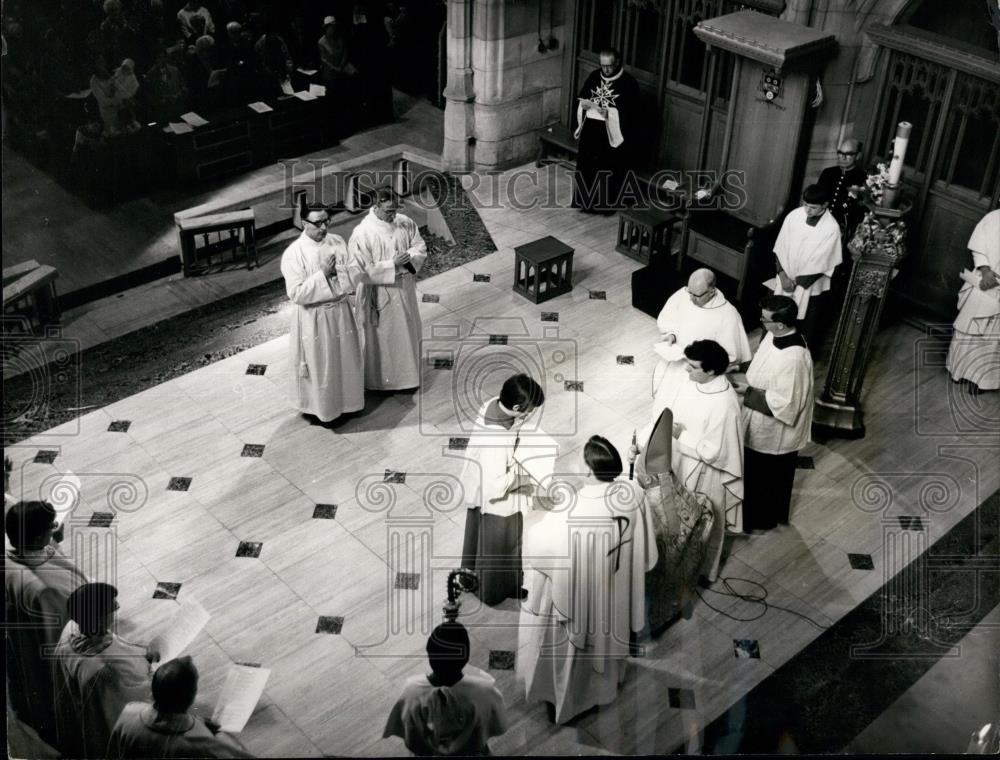 1971 Press Photo Rev. Anthony Winn &amp; Rev. Maurice Pearce 1st Ordained Deacons - Historic Images