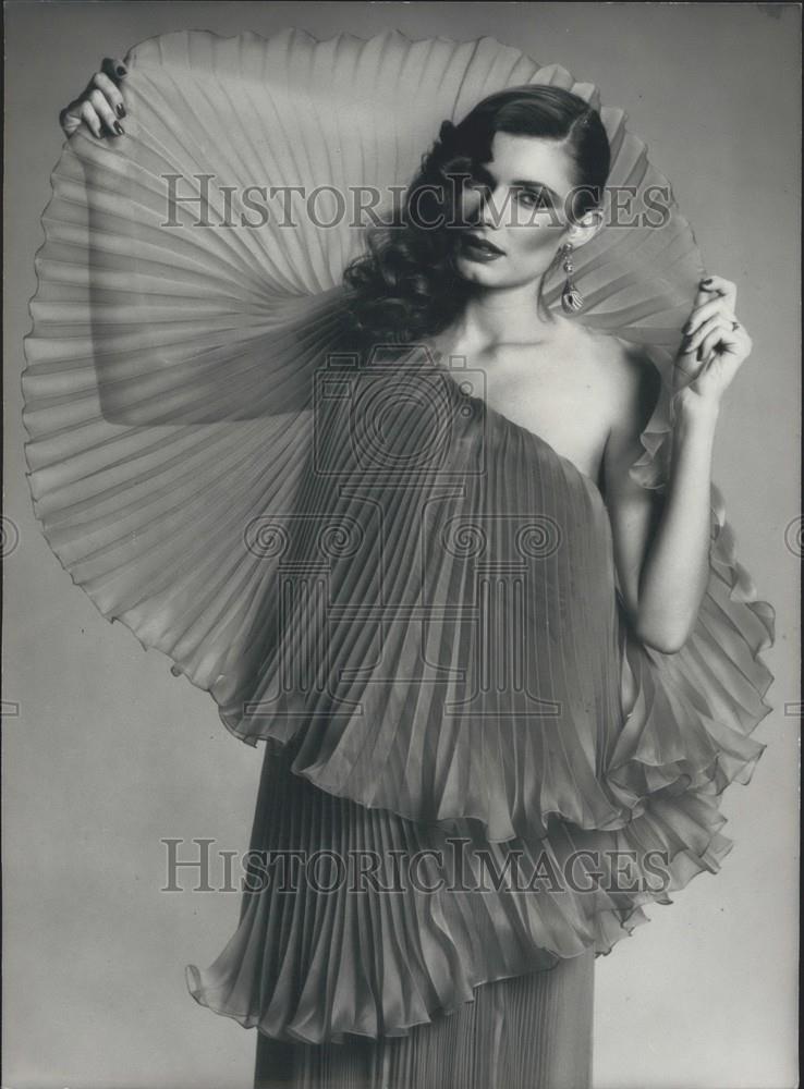 1979 Press Photo Jean Patou Organza Dress - Historic Images