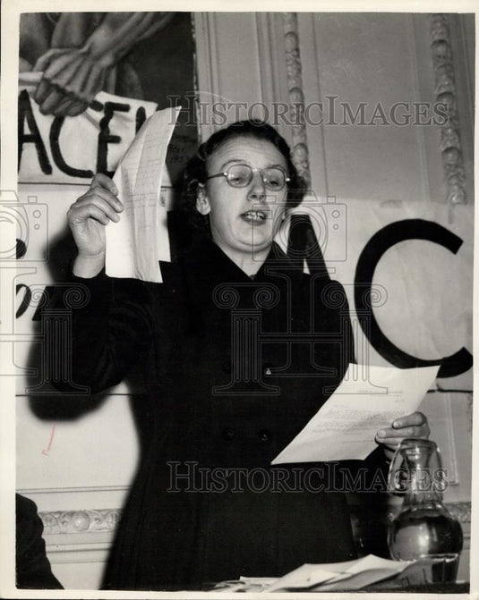 1953 Press Photo Miss M.Philbert secretary of the "Teachers for Peace" - Historic Images