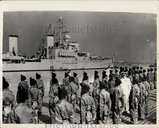 1952 Press Photo Vice Admiral Sir William Slayter East Indies Squadron Arrives - Historic Images