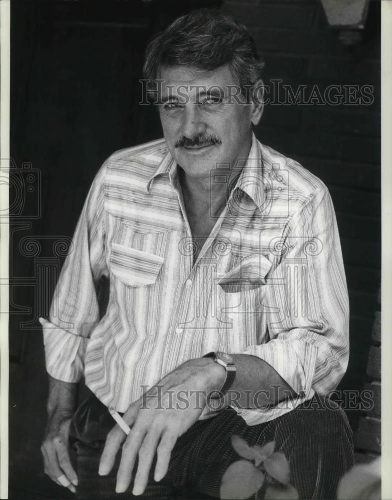 1981 Press Photo Rock Hudson at restaurant in Studio City California - cvp23519 - Historic Images