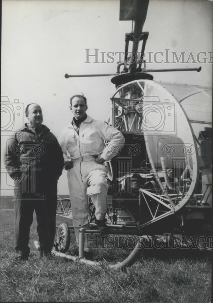 1957 Press Photo French copter beats world's altitude record 8482 meters - Historic Images