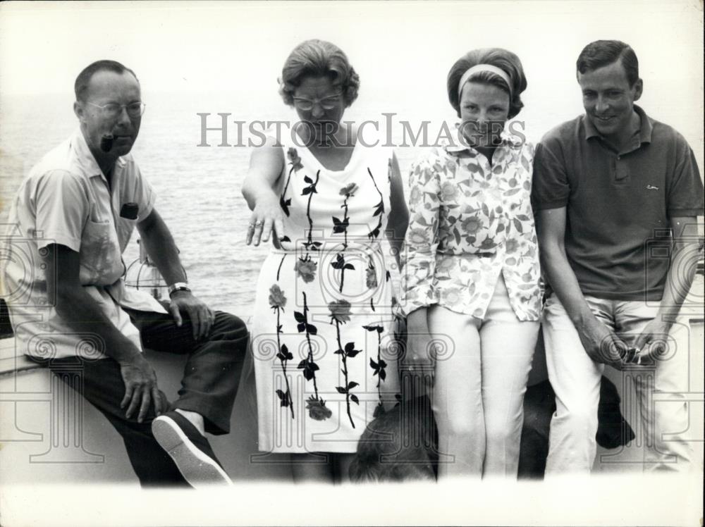 1965 Press Photo Royal Dutch Family is at Porto Ercole for holiday - Historic Images