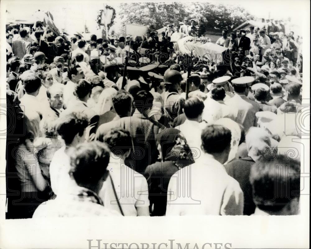 1960 Press Photo Funeral For Victims of Anti-Menderes Demonstration - Historic Images