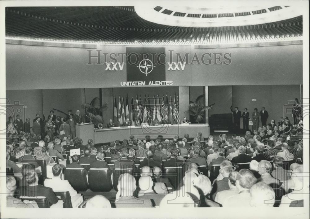 1976 Press Photo The XXV Anniversary of the Institution of the NATO - Historic Images