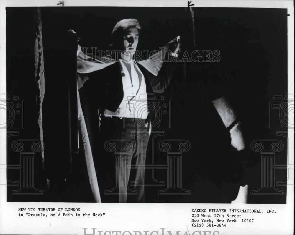 1984 Press Photo New Vic Theater of London in Dracula, or A Pain in the Neck pla - Historic Images
