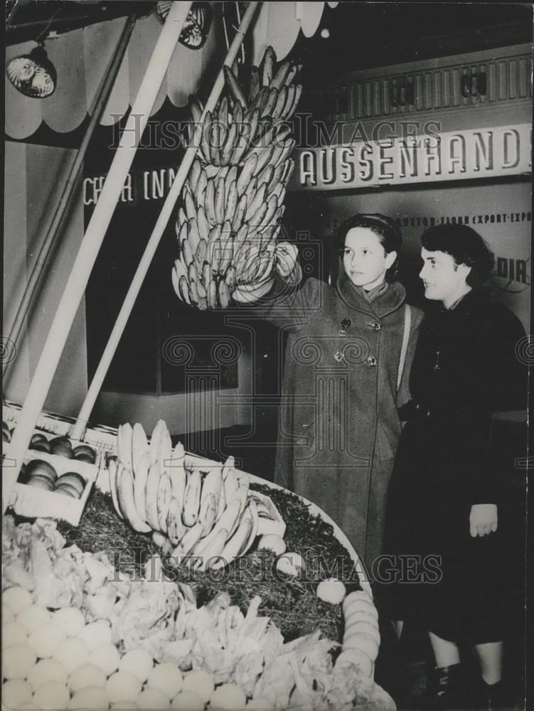 1955 Press Photo Leipzig Spring Fair 1955 - Historic Images