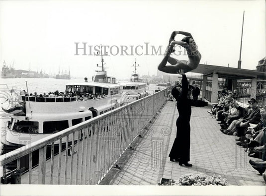 Press Photo Ã¢â¬ÅCarole & StephanÃ¢â¬Â at the Hansa Theatre in Hamburg - Historic Images