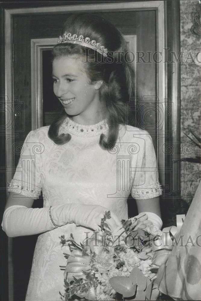 Press Photo Princess Anne Seen Upon Arrival To Gala Performance - Historic Images