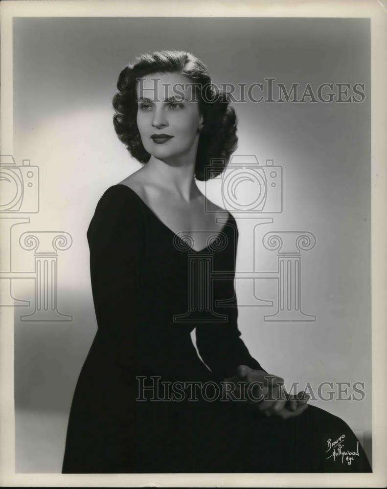 1959 Press Miss Dorothy Humel, head of Women's Committee Cleveland Orchestra - Historic Images