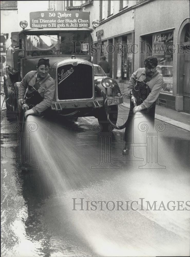 1986 Press Photo 54-year old &quot;Saurer&quot;-truck - Historic Images