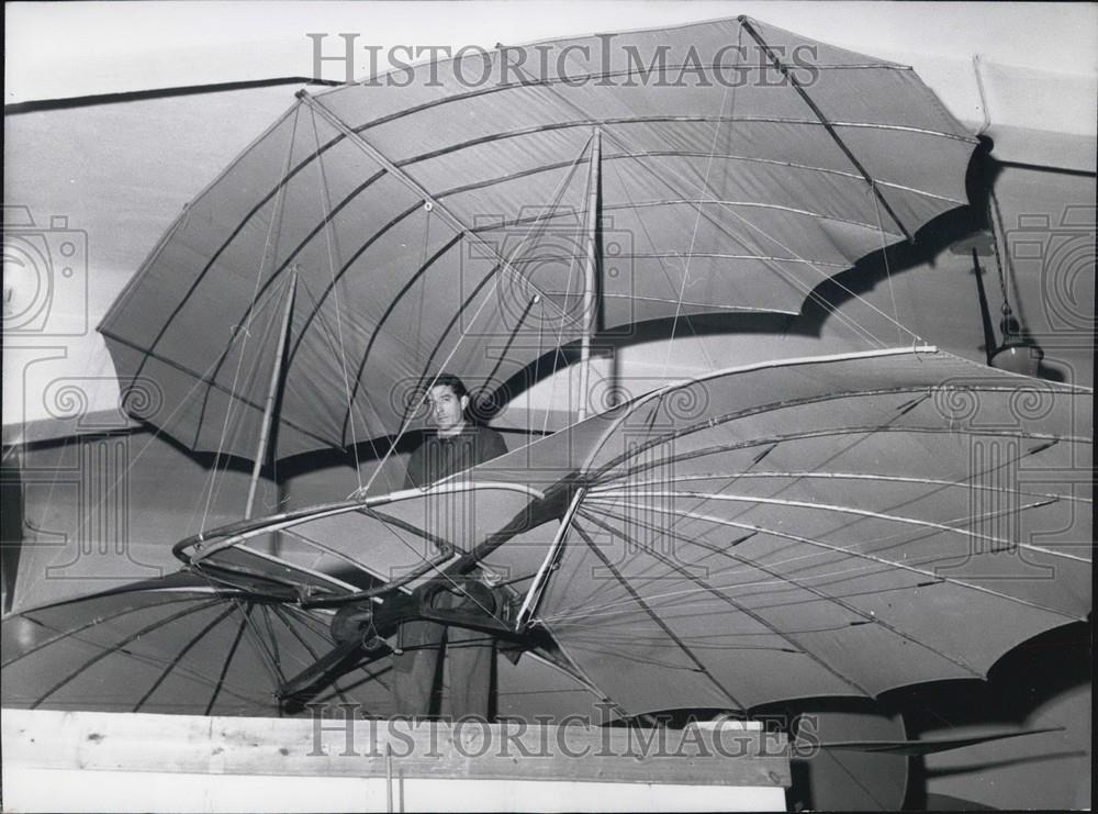 1957 Press Photo An imitation of the first aeroplane used by Lilienthal - Historic Images