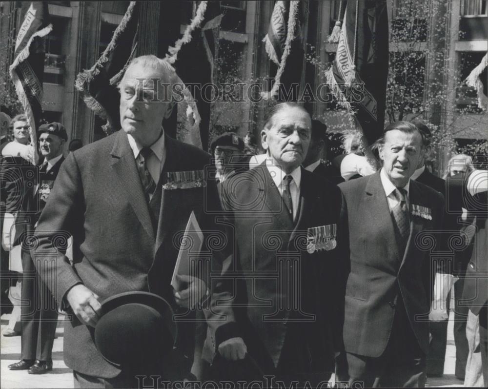 1976 Press Photo Plaque unveiled in memory of field marshal Sir William Slim - Historic Images