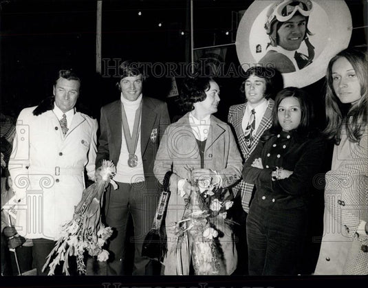 1972 Press Photo Olympic Winner Bernhard Russi " and fans - Historic Images