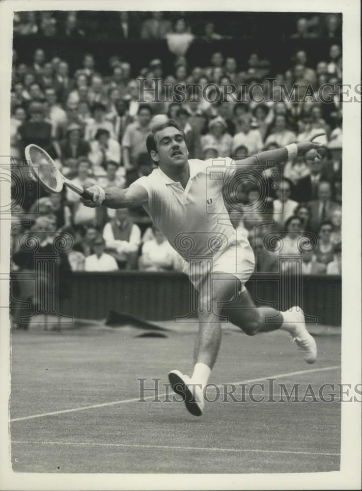 1956 Press Photo Kurt Nielson of Denmark In Play At Wimbledon - Historic Images