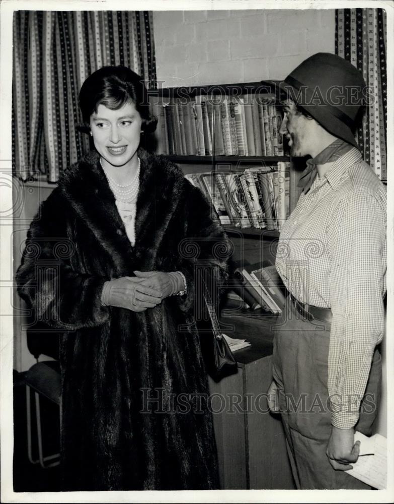 1959 Press Photo Princess Margaret Visits Bermondsey Youth Clubs - Historic Images