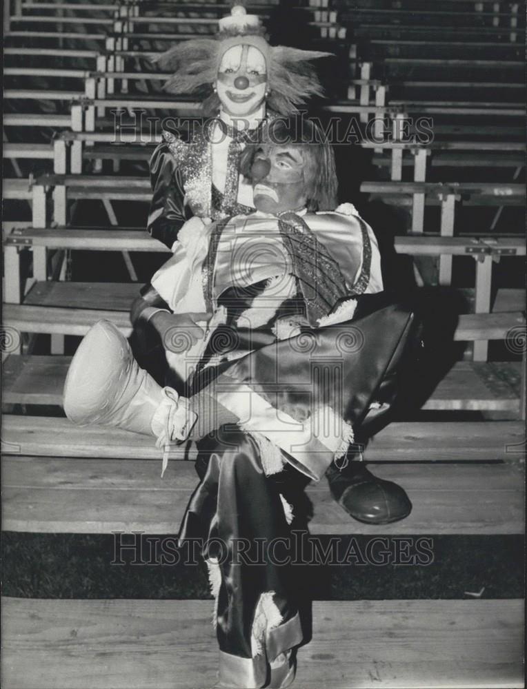 1981 Press Photo Send in the Clowns - Historic Images