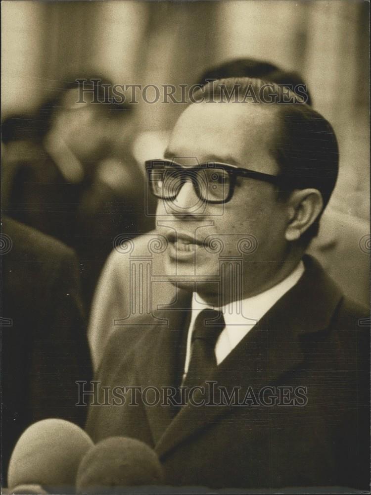 1973 Press Photo Nguyen Phuong Thiep Gives Press Conference - Historic Images