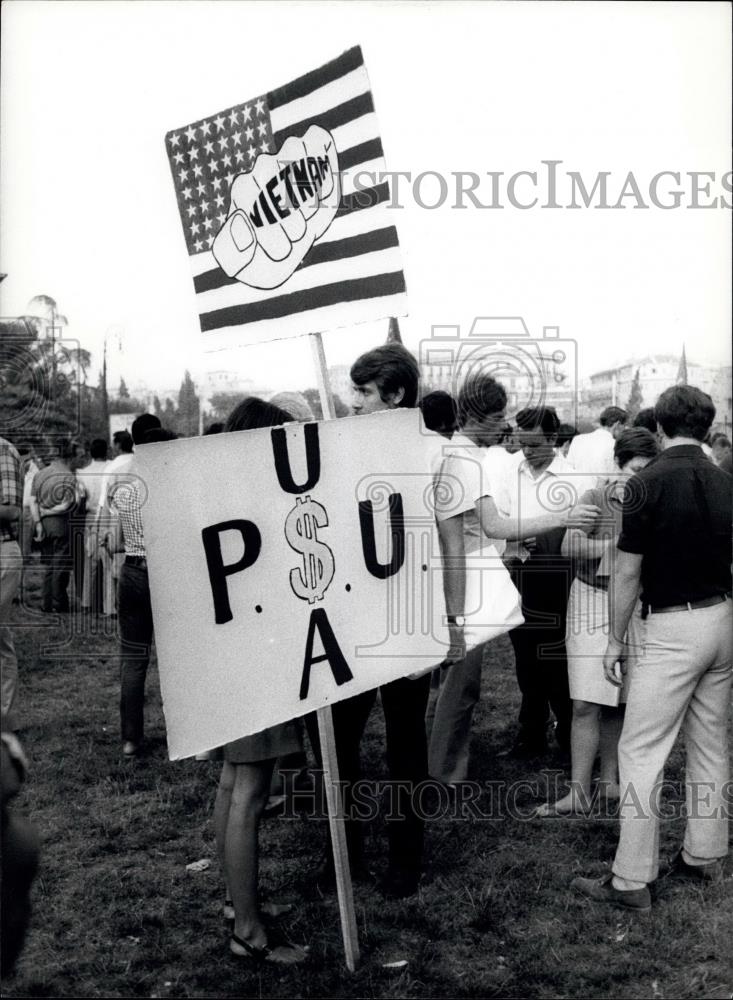 Italian Communist Party protest in Italy1969 Press Photo - Historic Images