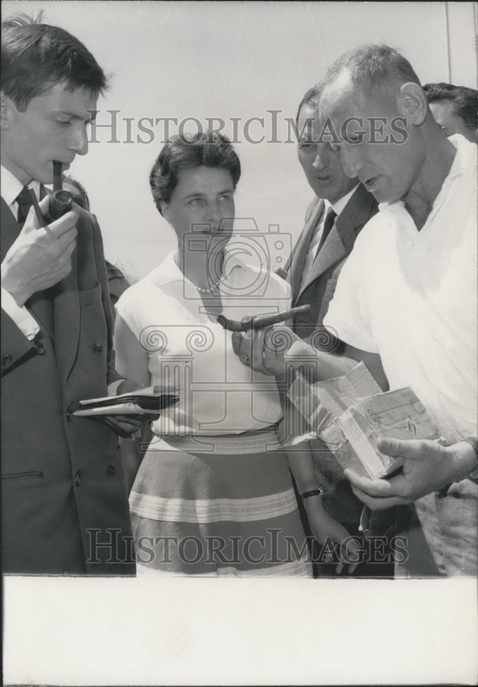 Press Photo Haroun Tazieff Arrives at Orly - Historic Images